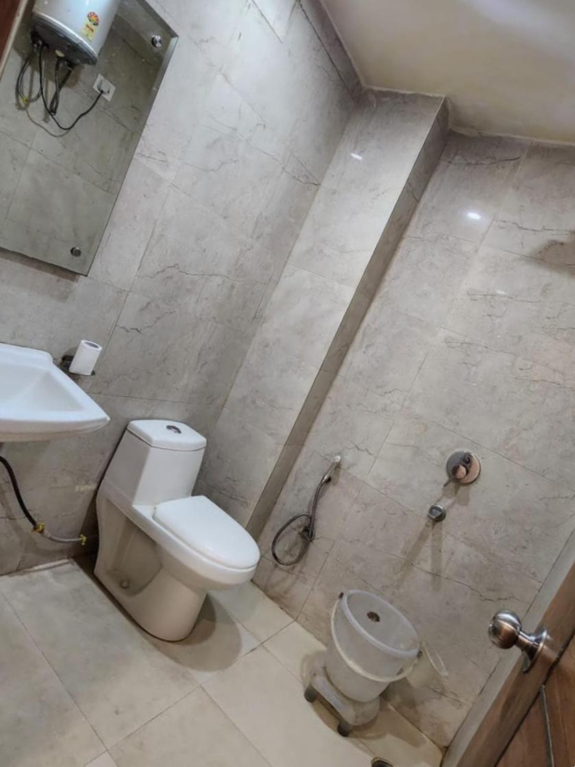 Hotel Redton Nuova Delhi Esterno foto